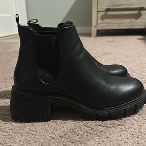 Steve Madden black booties